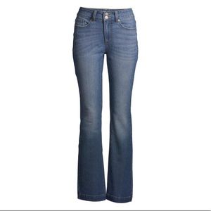Size 9 Junior’s No Boundaries High-rise Bootcut Jeans